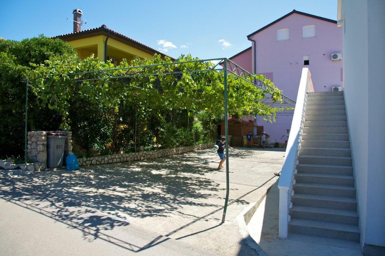 Apartments Slavica ラブ エクステリア 写真