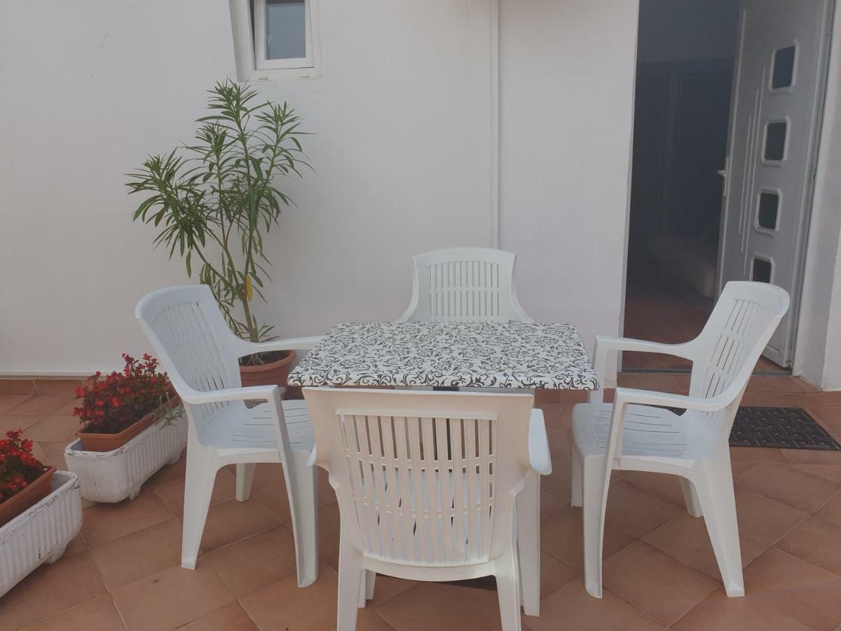 Apartments Slavica ラブ エクステリア 写真