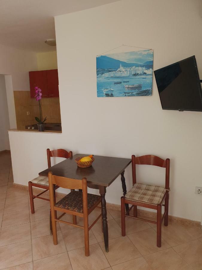 Apartments Slavica ラブ エクステリア 写真
