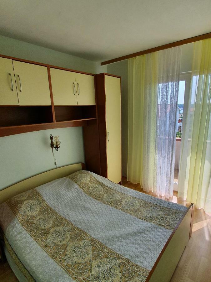 Apartments Slavica ラブ エクステリア 写真